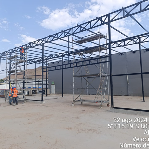 Estructura metálica: parantes y tijerales con cobertura TR4